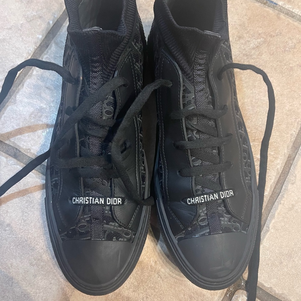 Worn about 5 times still in awesome and like new condition with new everything